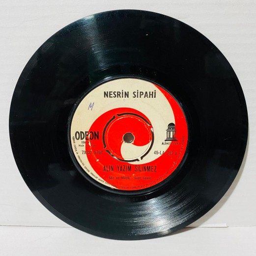 nesrin sipahi - alın yazım silinmez - sokağın ardındayım 45 lik plak 